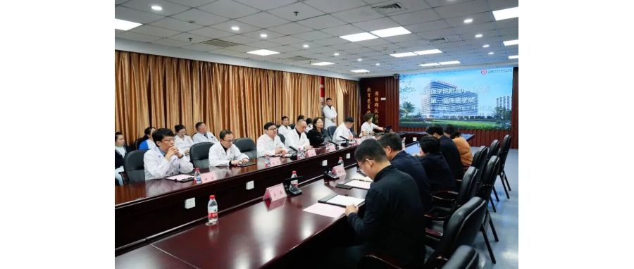 深圳evo真人视讯集团代表团前往沈阳医学院附属中心医院召开调研研讨，共同探寻生命健康产业合作新机遇